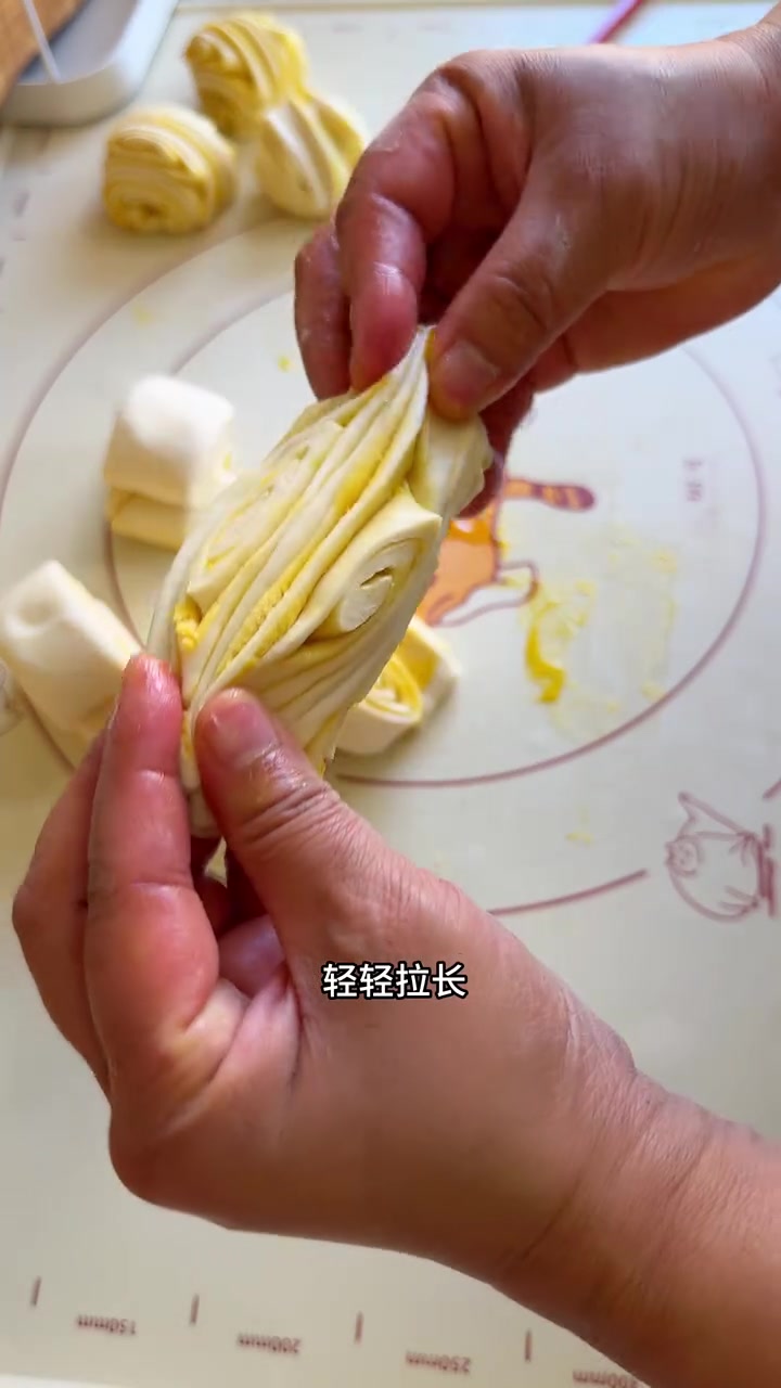 砂锅烩酸菜大花卷，家的味道！