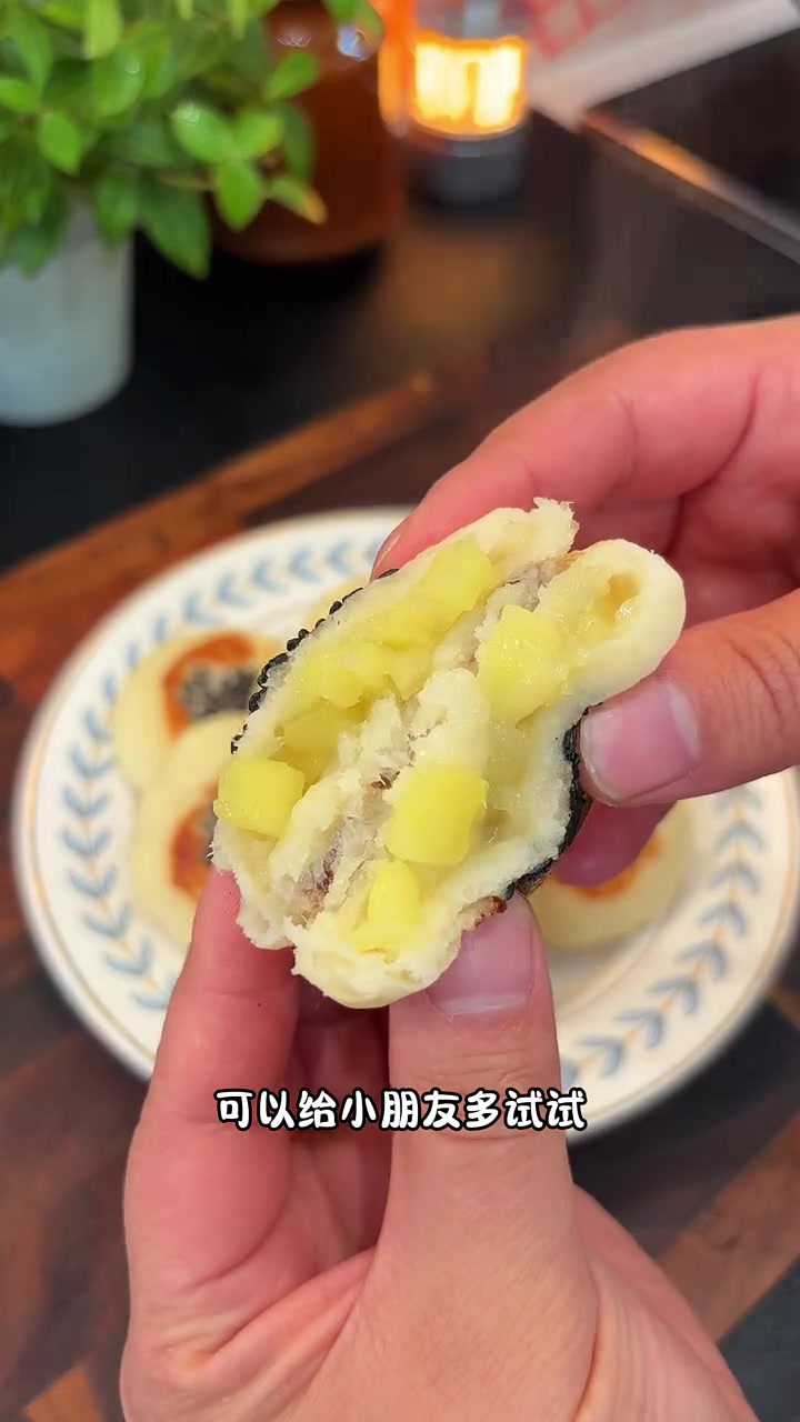 山药和苹果都是对小朋友特别好的食材,像我一样做成小饼软糯香甜孩子爱吃,搭配和拉花米糊,美好