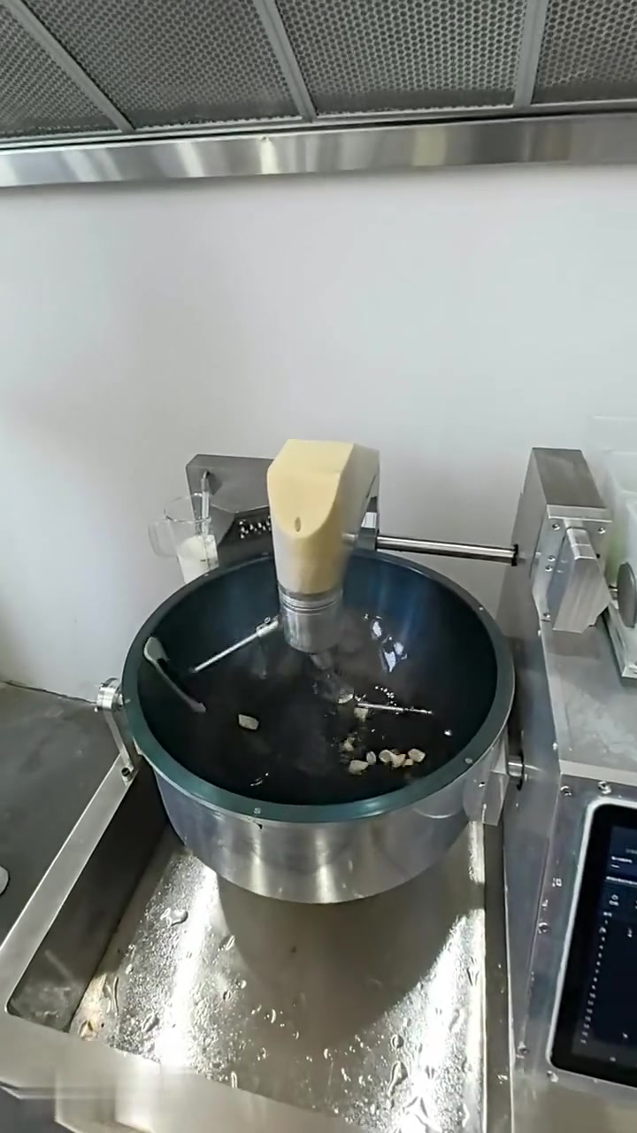 厨师只会掂锅不研发菜品将被淘汰,炒菜机已超精准