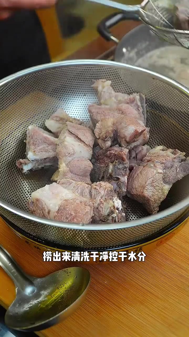 今天来一道排骨炖豆角，不会做的家人们快来学学吧