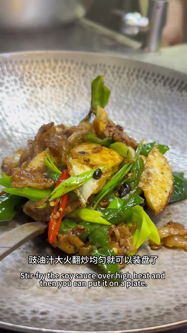 大头厨师教做超香荷包蛋小炒肉,馋哭啦!