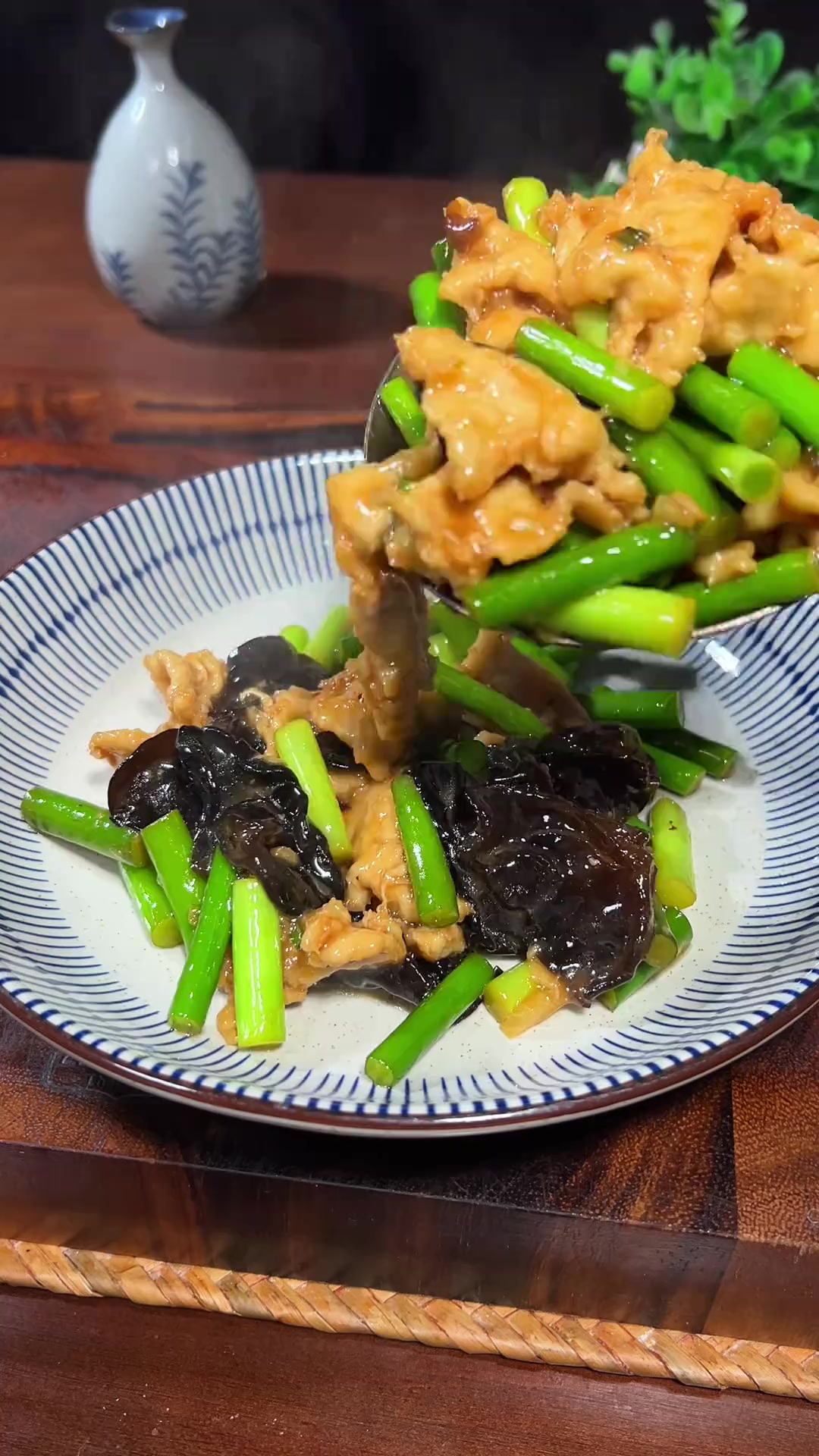 山西名菜过油肉,鲜香软嫩,好吃又下饭