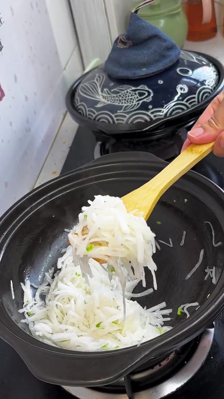 简单又好喝的萝卜丝鸡蛋虾仁汤,好喝营养又健康!