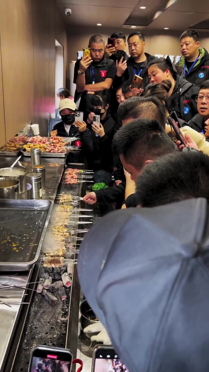 新手干烧烤！最重要的基本功！最考验烤工菜品！碳烤羊板筋