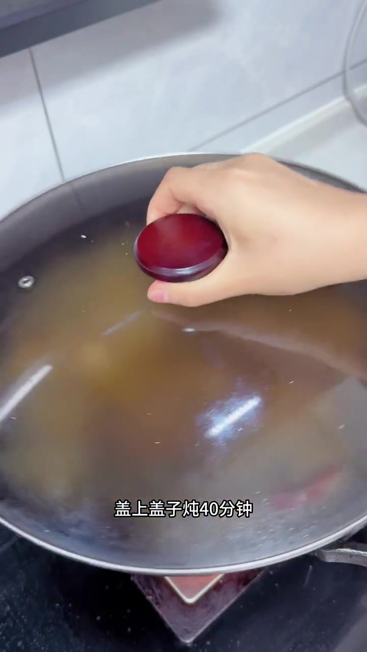 排骨炖海带这是我每次下饭店必点的一道菜好吃又下饭没吃过的快去去试试啊