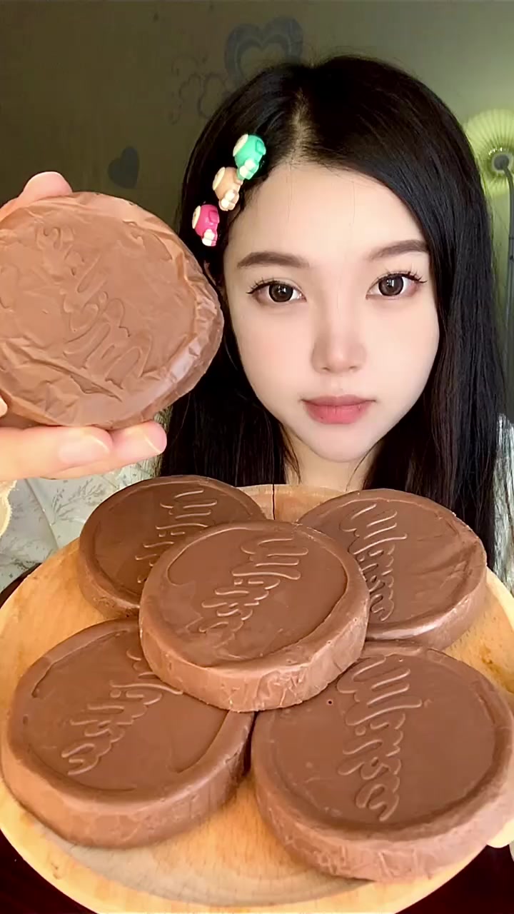 网上很火的巧克力零食试吃来啦