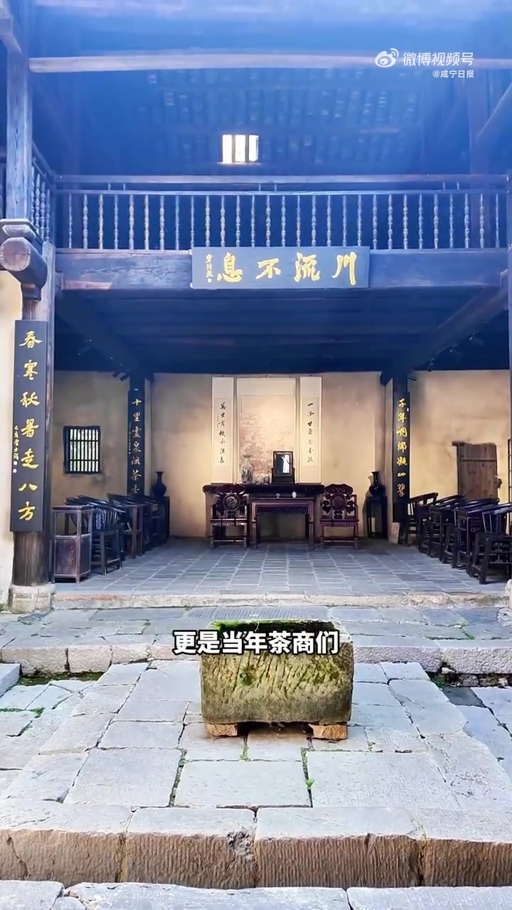 当夏日的热浪席卷而来，去哪里安放燥热的心？湖北赤壁的羊楼洞，这方浸润在悠悠茶香里的千年古镇