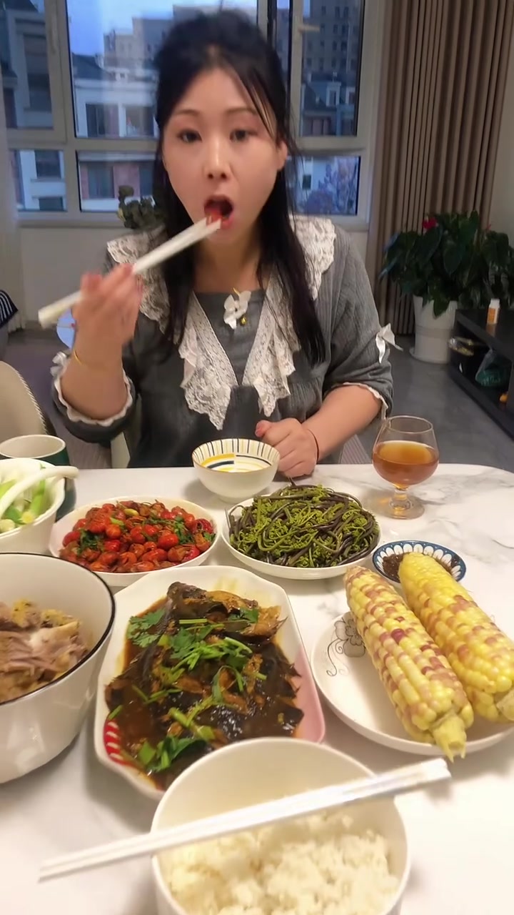 礼拜天休息做美食红烧鸦片鱼等超香