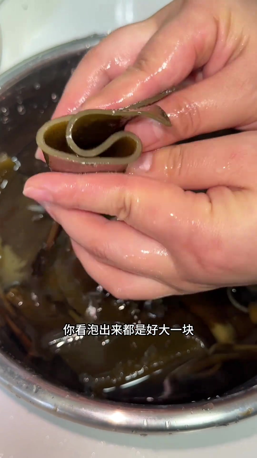 夏日清爽汤品，排骨海带头汤，解暑不油腻