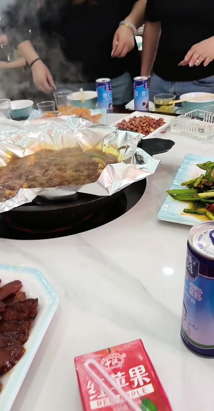 和一家人快乐品尝咕噜鱼,幸福感爆棚!美食日常