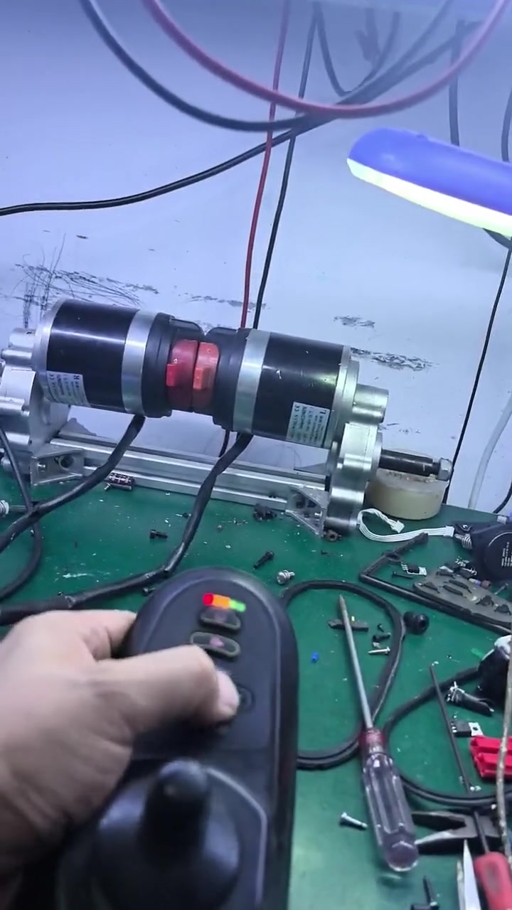 鱼跃电动轮椅,麦控的M7086,不开机的故障