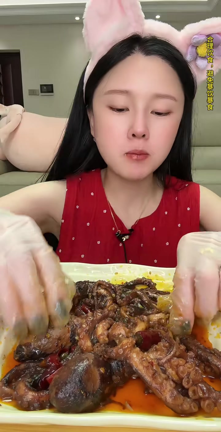 大家爱看的麻辣长腿八爪鱼来了