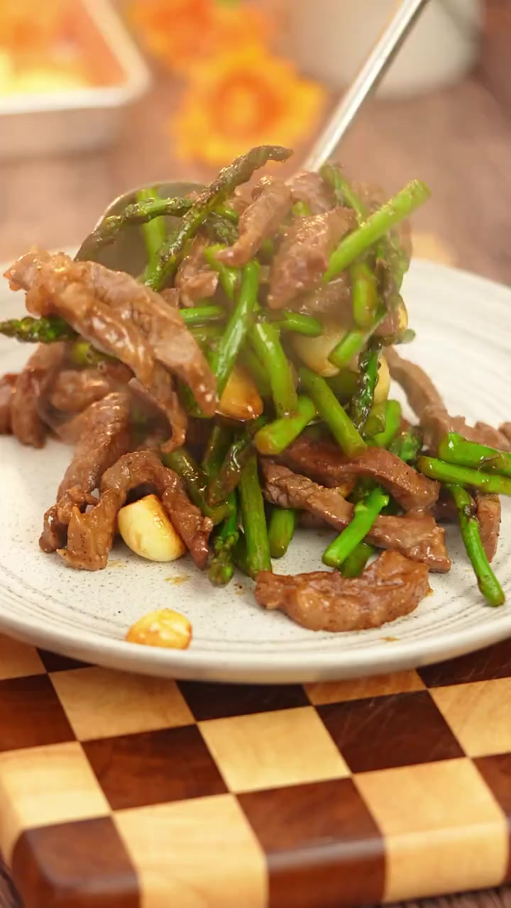 芦笋和牛肉是什么神仙搭配呀，好吃不胖，做起来超简单今日菜谱：芦笋炒牛肉