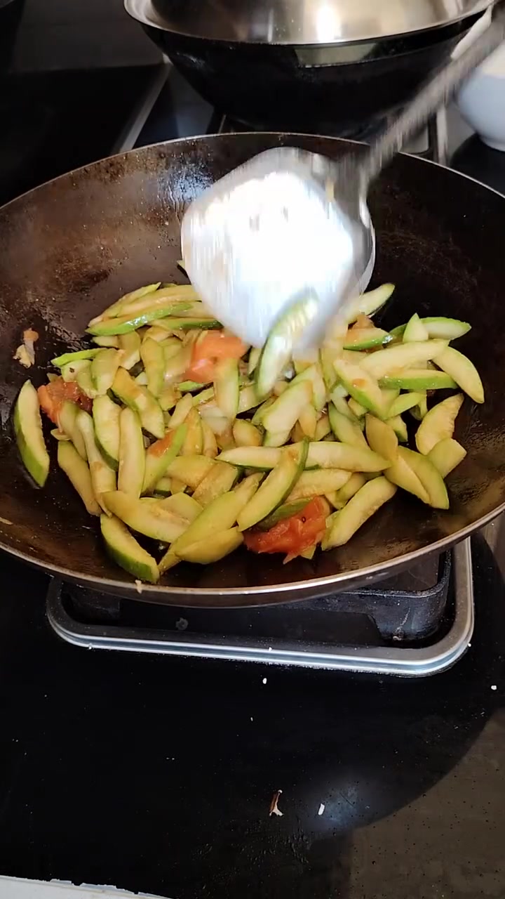 西葫芦炒鸡蛋教程