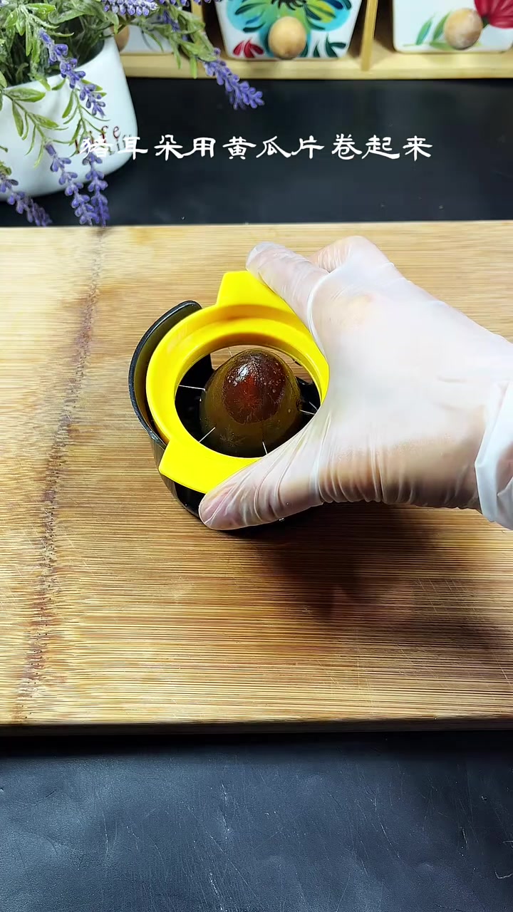 夏天一定要试试的凉菜拼盘，腰缠万贯猪耳朵，搭配黄瓜超赞