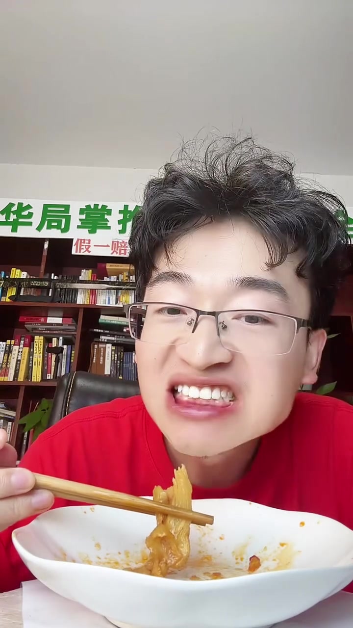 酸辣无骨鸡爪，人工去骨无添加剂，肉厚Q弹爽口