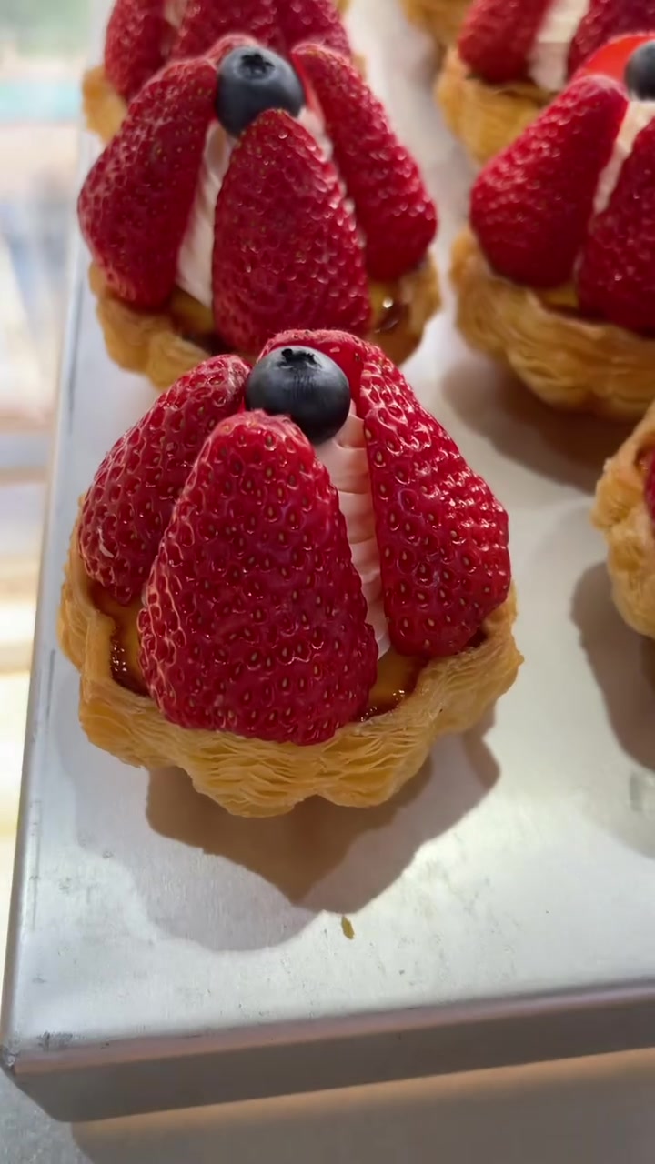 超简单草莓花边蛋挞教程在家就能做！