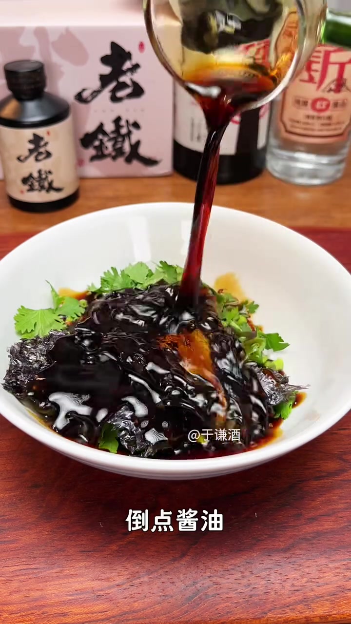 于谦聊美食：吃中午饭晚上的时候，沏一碗紫菜虾米皮高汤，好喝又解饱