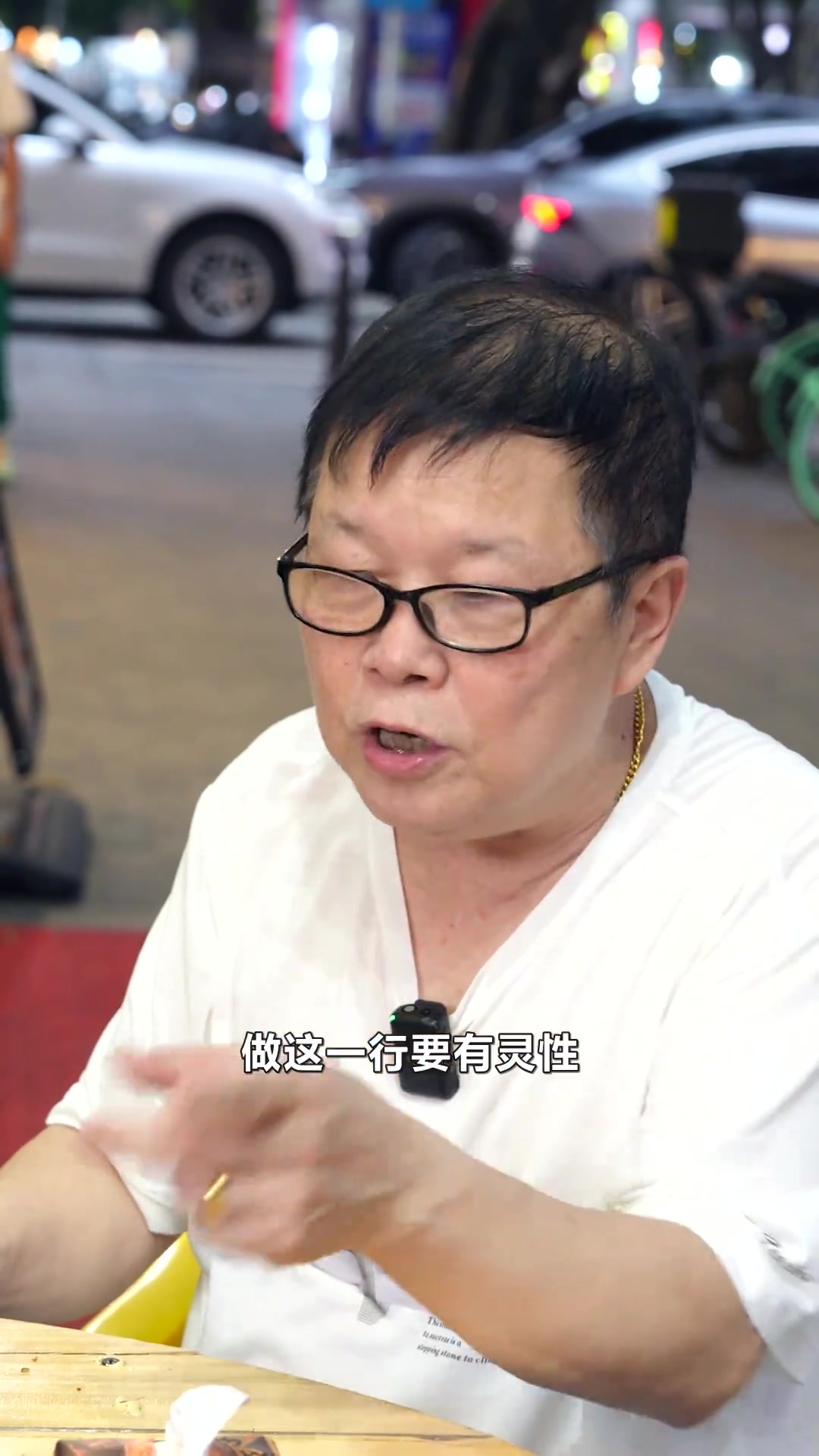 领略广东啫啫煲火之艺术,品味传统美食魅力