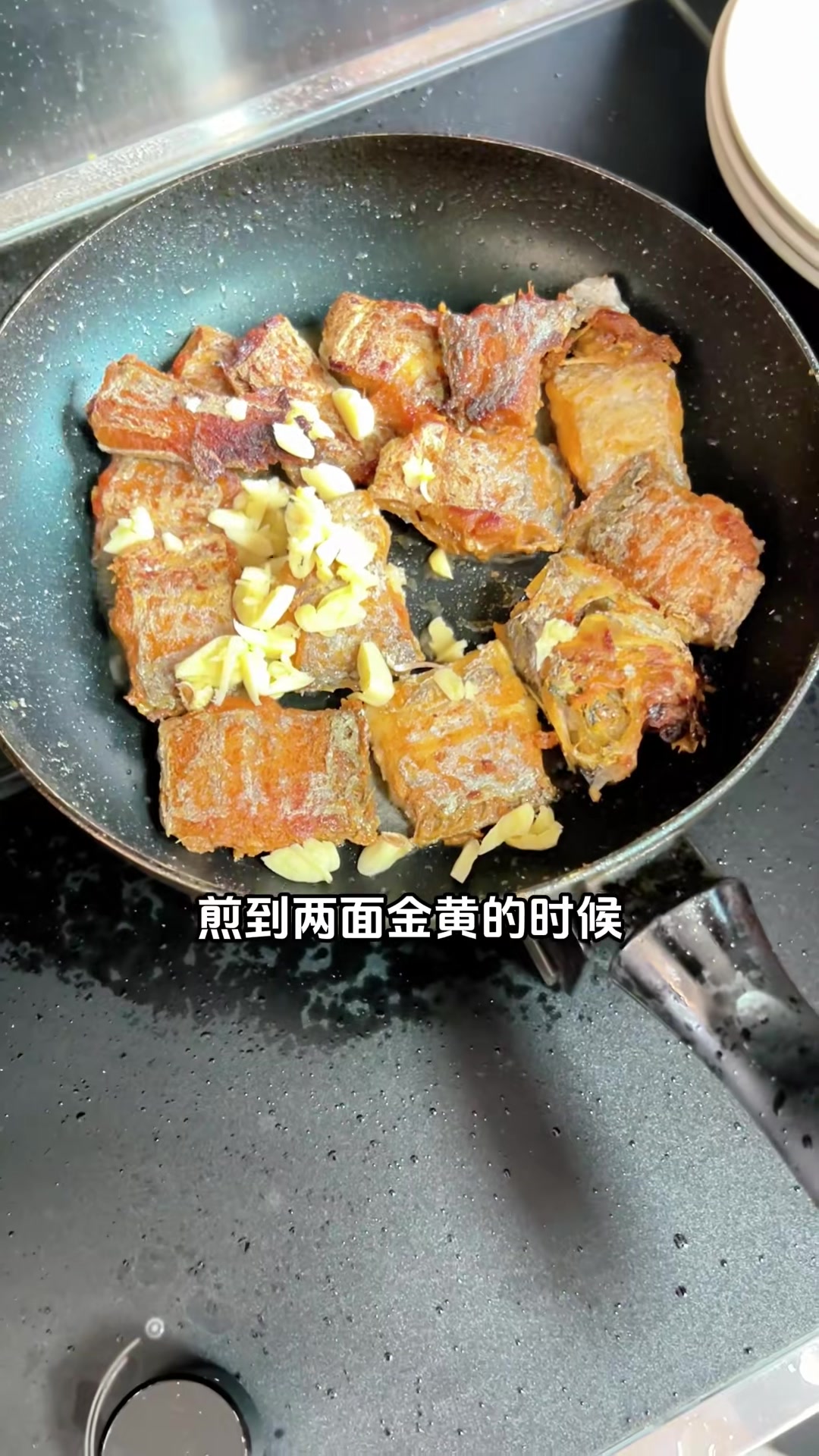 家里小伤员点餐,营养丰富的糖醋排骨,红烧带鱼与紫菜蛋汤