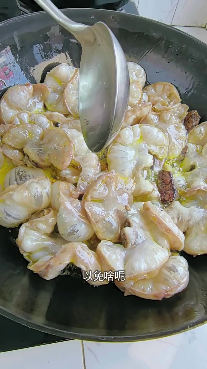 红烧鸡冠油像我这么做,嘎嘎好吃,太过瘾了