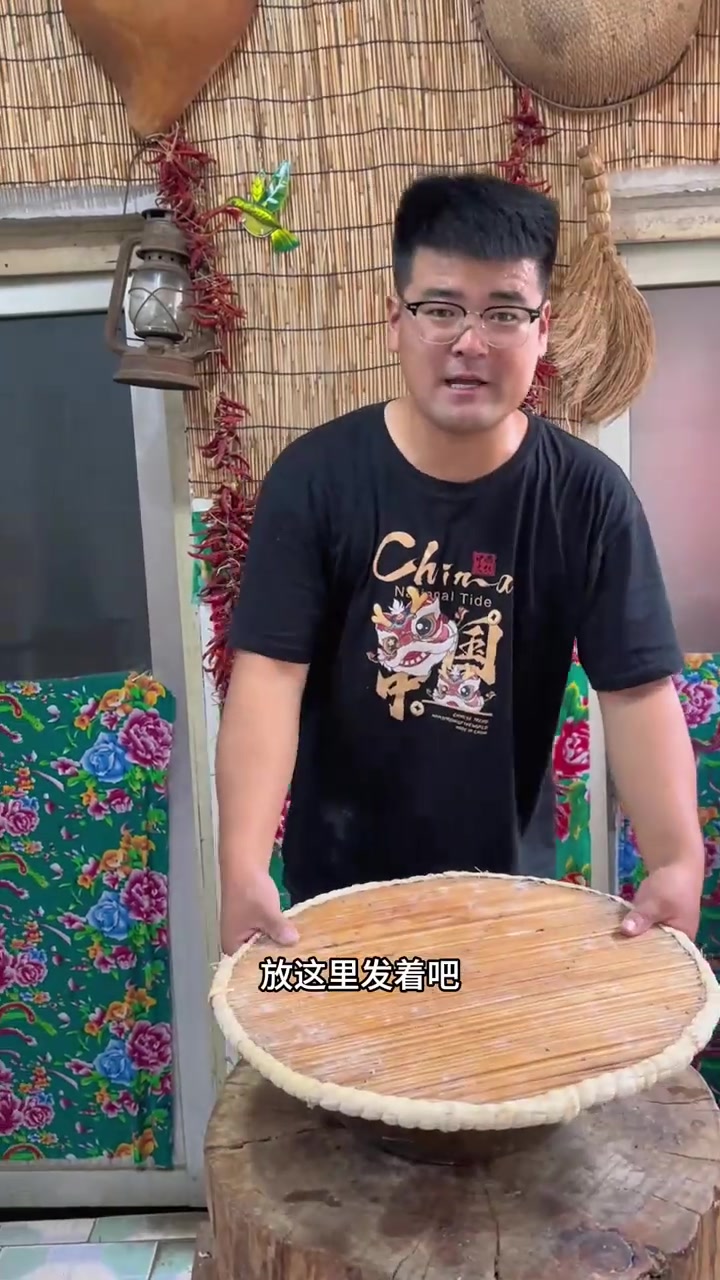 肉夹馍，自己在家做就按照我这个方法来，做出来的肉夹馍真是太好吃啦，比买的好吃