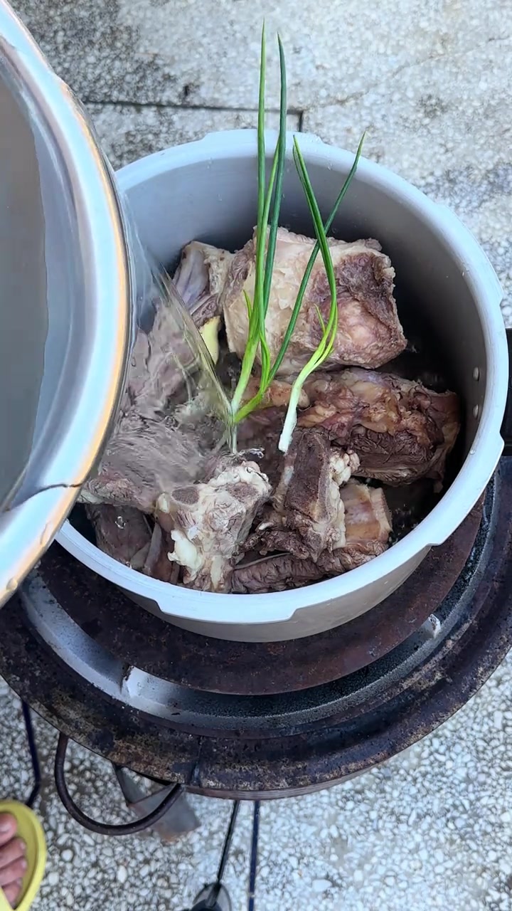 鲜香四溢的大片牛排肉！