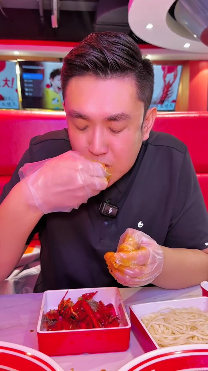 一百八十天养殖的大龙虾个头超大味道超赞！