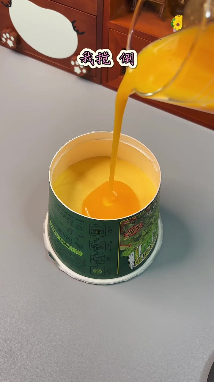 没工具烤箱，方便面桶也能做蛋糕