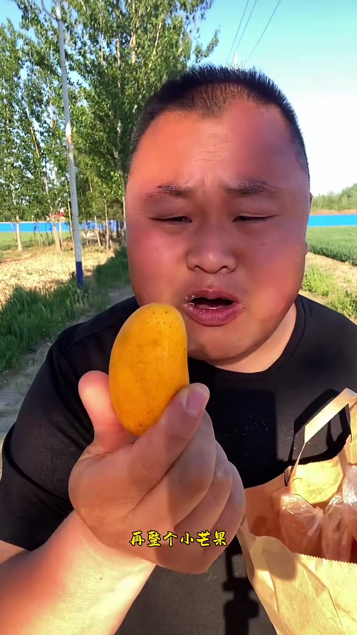 早餐吃茶叶蛋芒果韭菜鸡蛋汤，味道超赞！