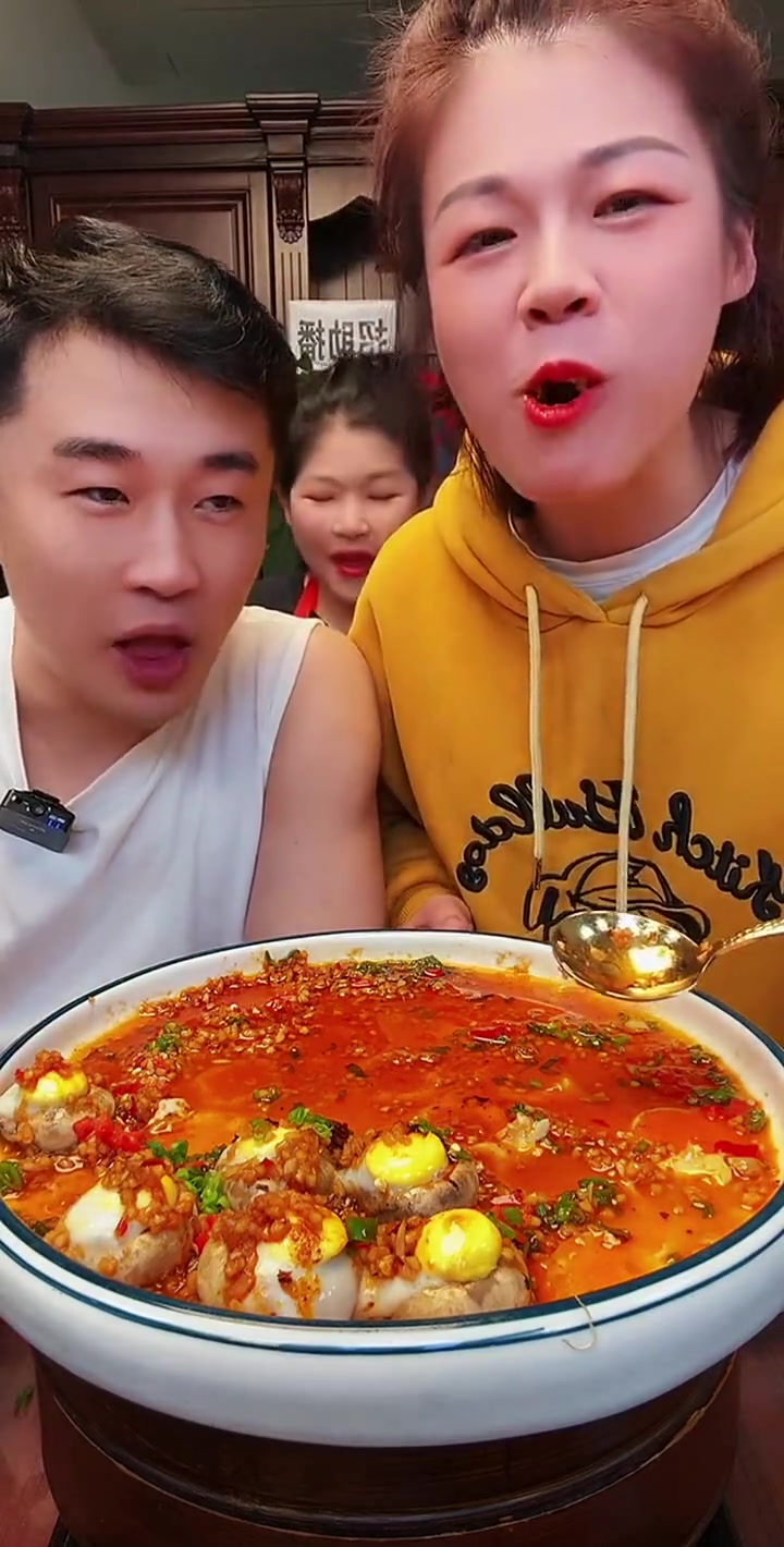 干煸鱿鱼汛口蘑蒸蛋老子生蚝,这味道绝了!