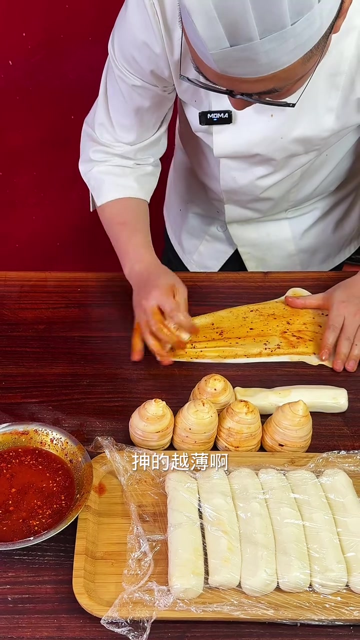 麻辣鸡蛋饼卷制手法酥脆分层超简单