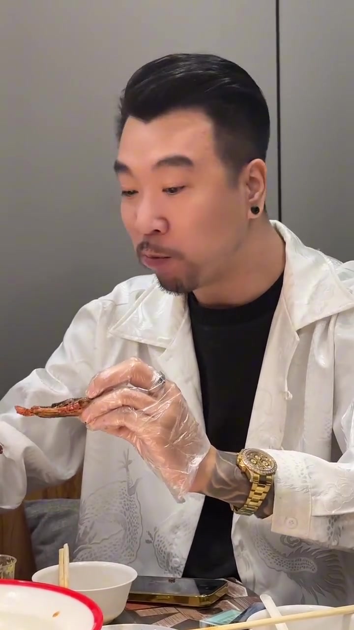 真香！沈阳鸡架超诱人老刀买蛋还干杯