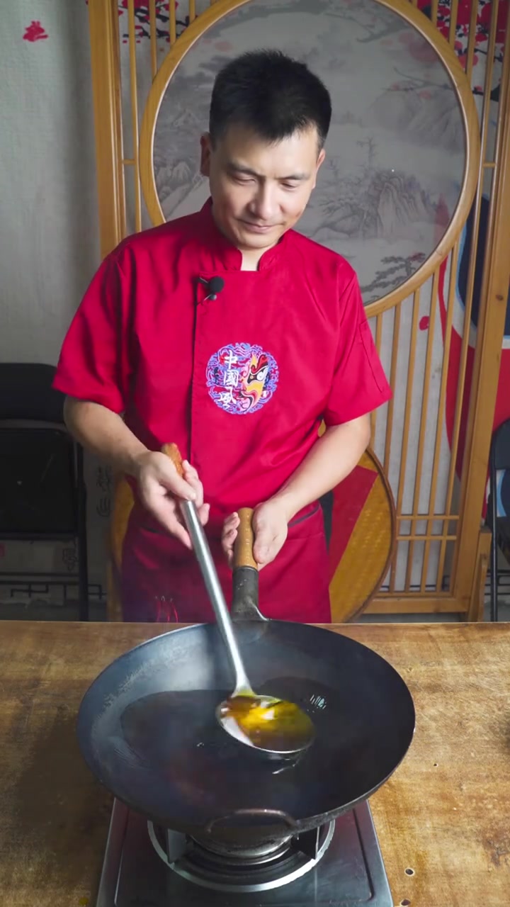 成都夜面馆招牌牛肉臊子面，一碗20值吗？