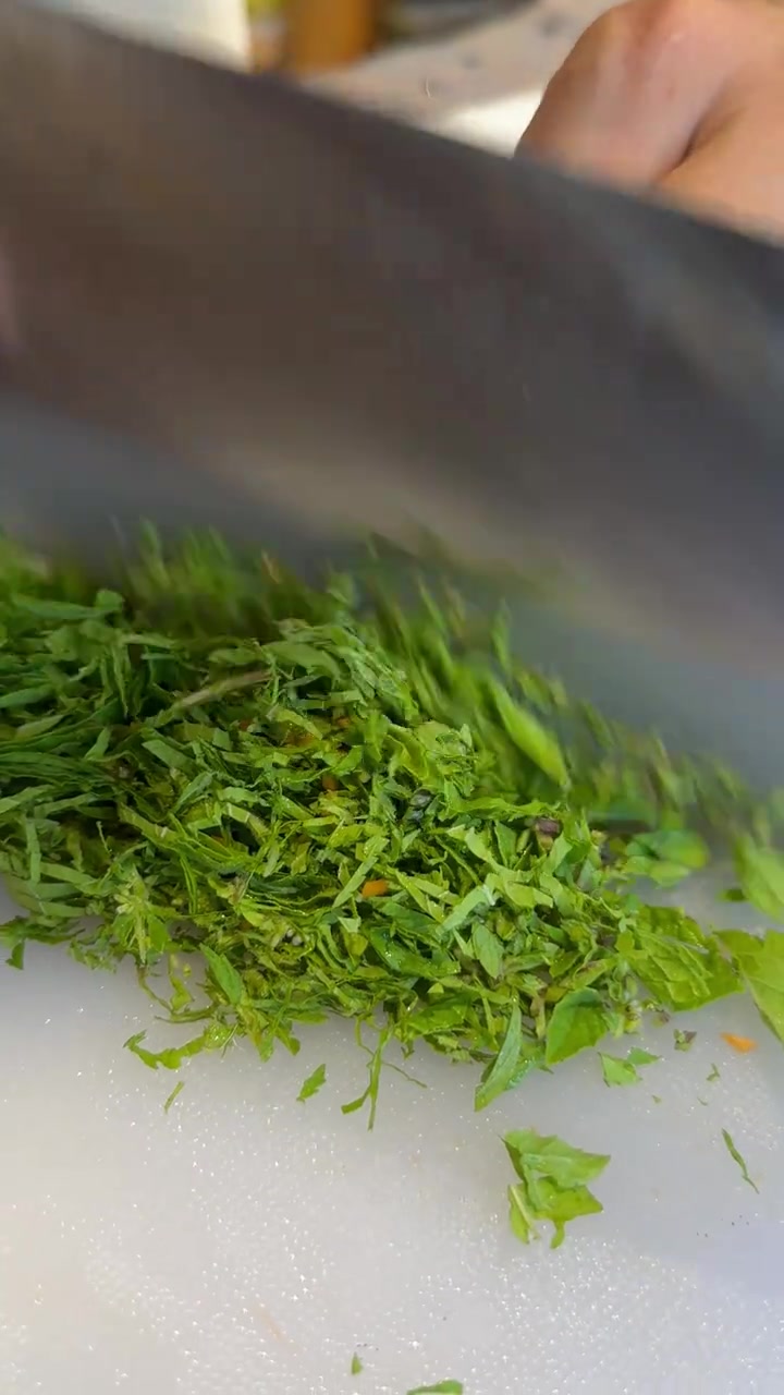 农村人的闲暇时光，做一道金雕鱼生，品味盛夏的馈赠