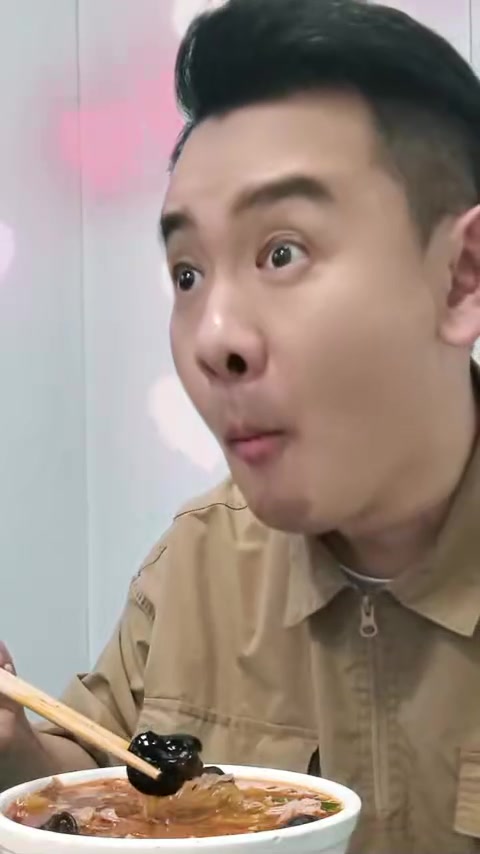 来河南登封录《中华书院》，收工后吃碗烩羊肉，咦！这口很中嘞！这么美味的美食不宣传宣传？