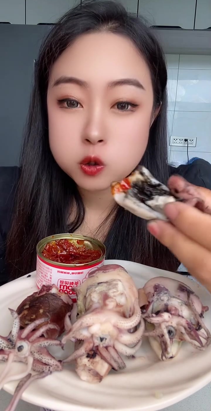 墨鱼籽超多里面全是黄大米