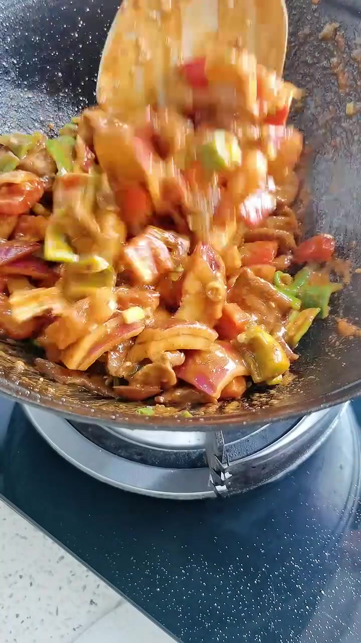 这样做牛肉炒面片超香,筋道入味