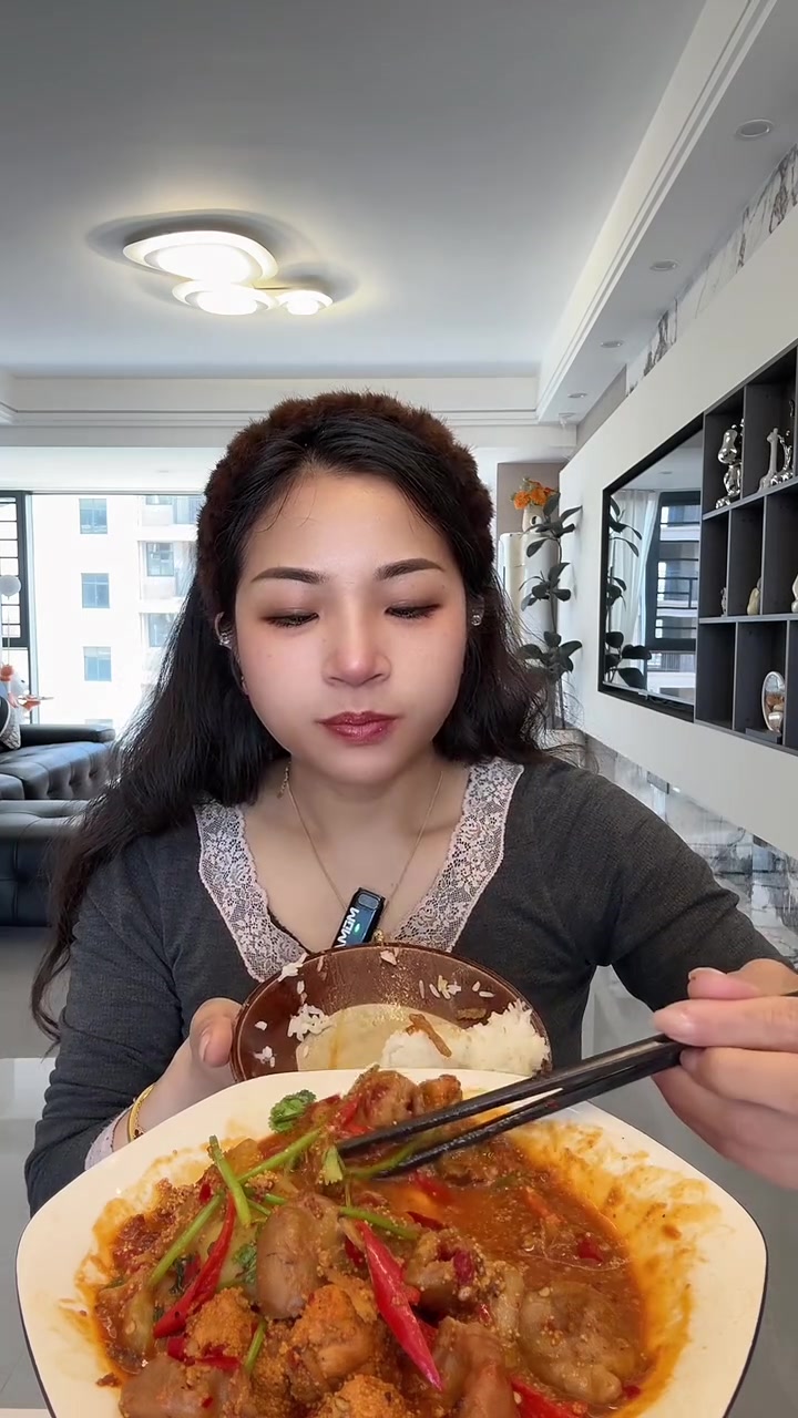 安康鱼朵炖土豆鱼子都碎啦超特别的鱼杂