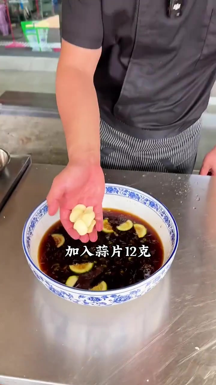 雪王进攻调料界,雪王柠檬百香果泡鸡爪,酸辣过瘾,蜜雪泡鸡爪教程