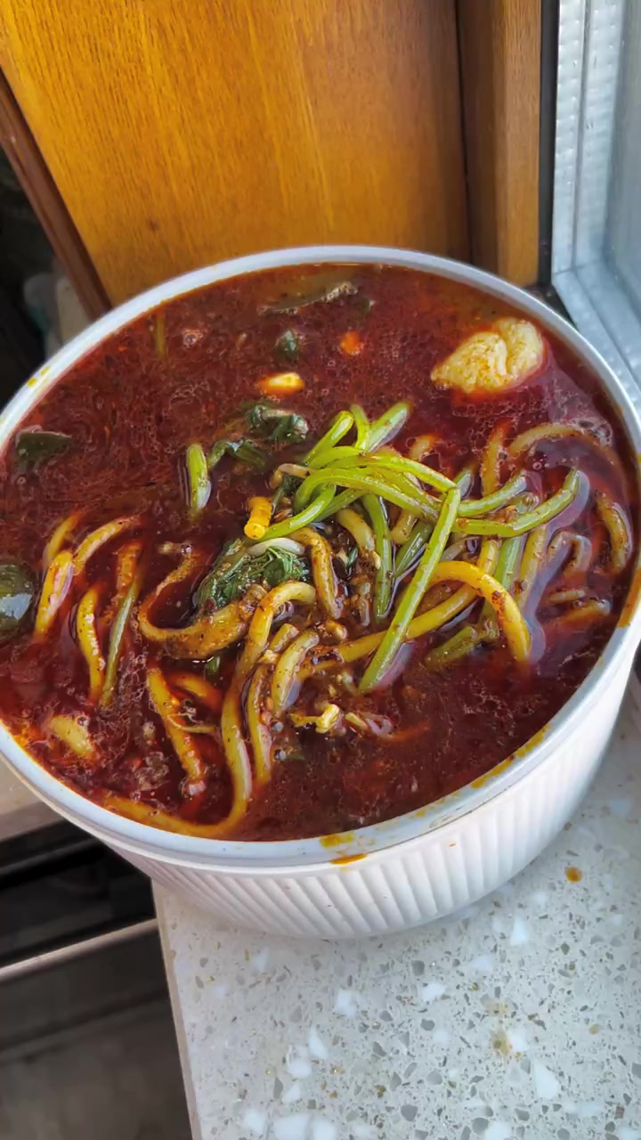 爆辣大碗麻辣烫麻辣烫在这里