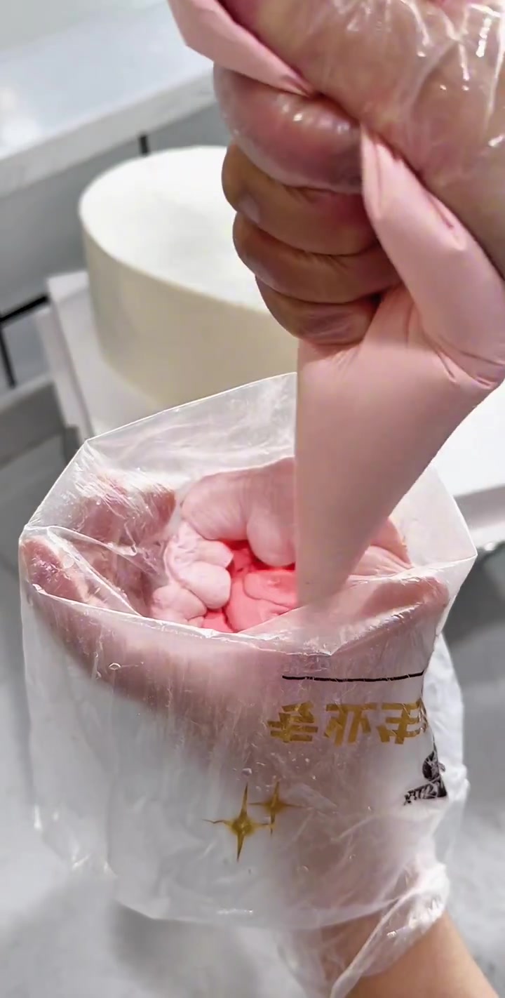 网红渐变爱心蛋糕制作过程！一直很火的款式，制作过程超治愈！