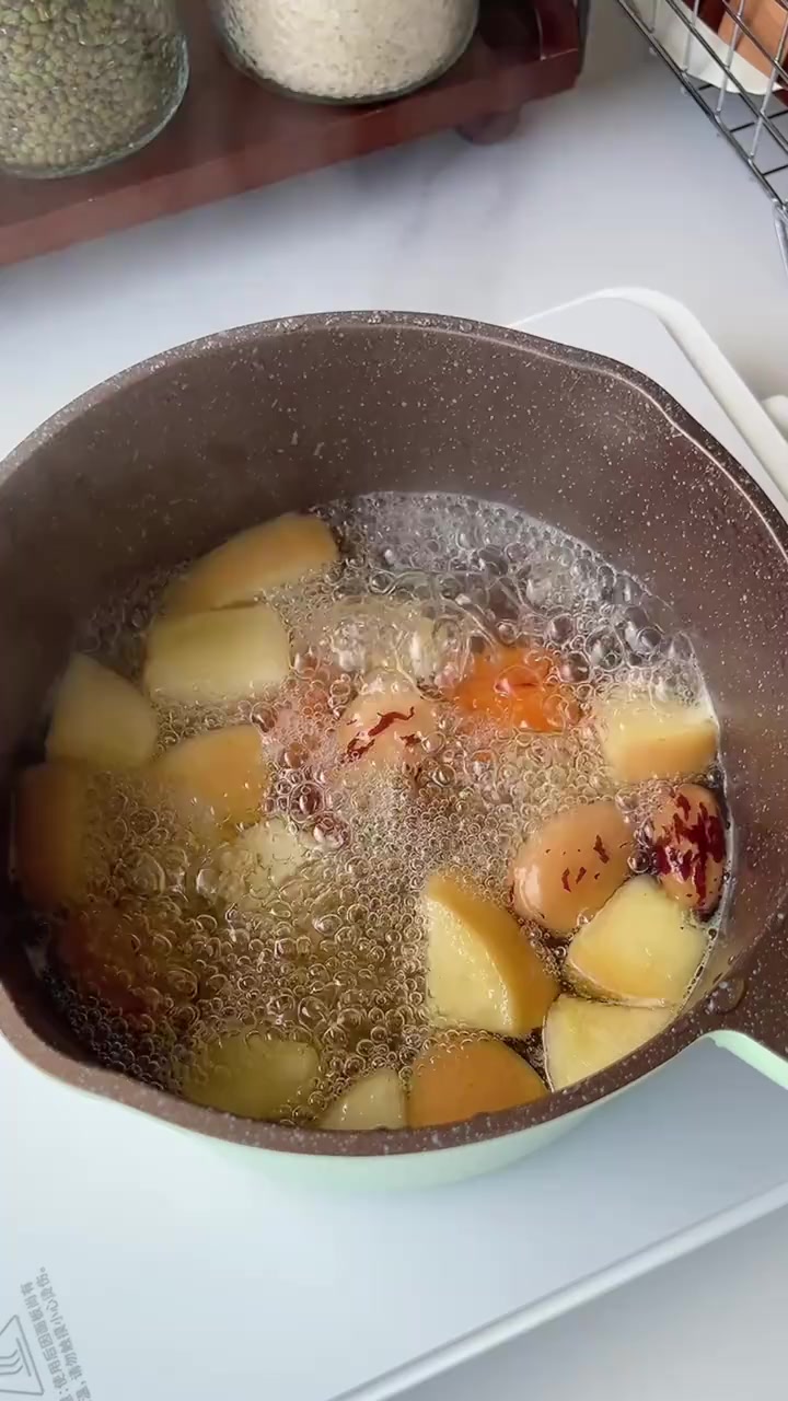 养孩子就是养脾胃，试试这个苹果四物汤，宝宝吃辅食后可以每周安排两次