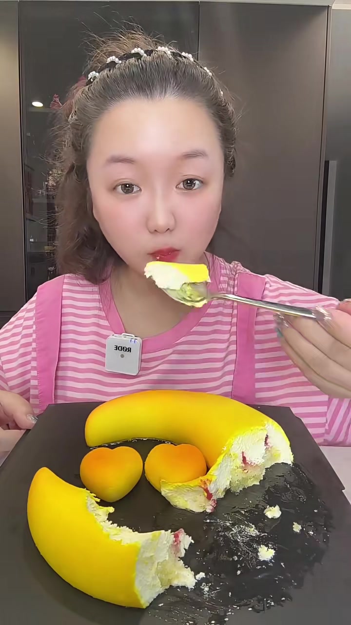 月亮慕斯蛋糕,冰淇淋口感嘎嘎好吃