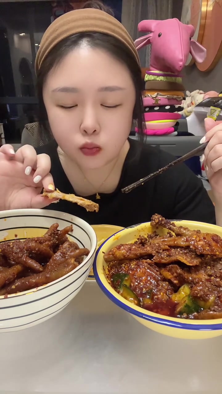 今日美食分享凉拌黄瓜辣鸡爪土豆丝超赞