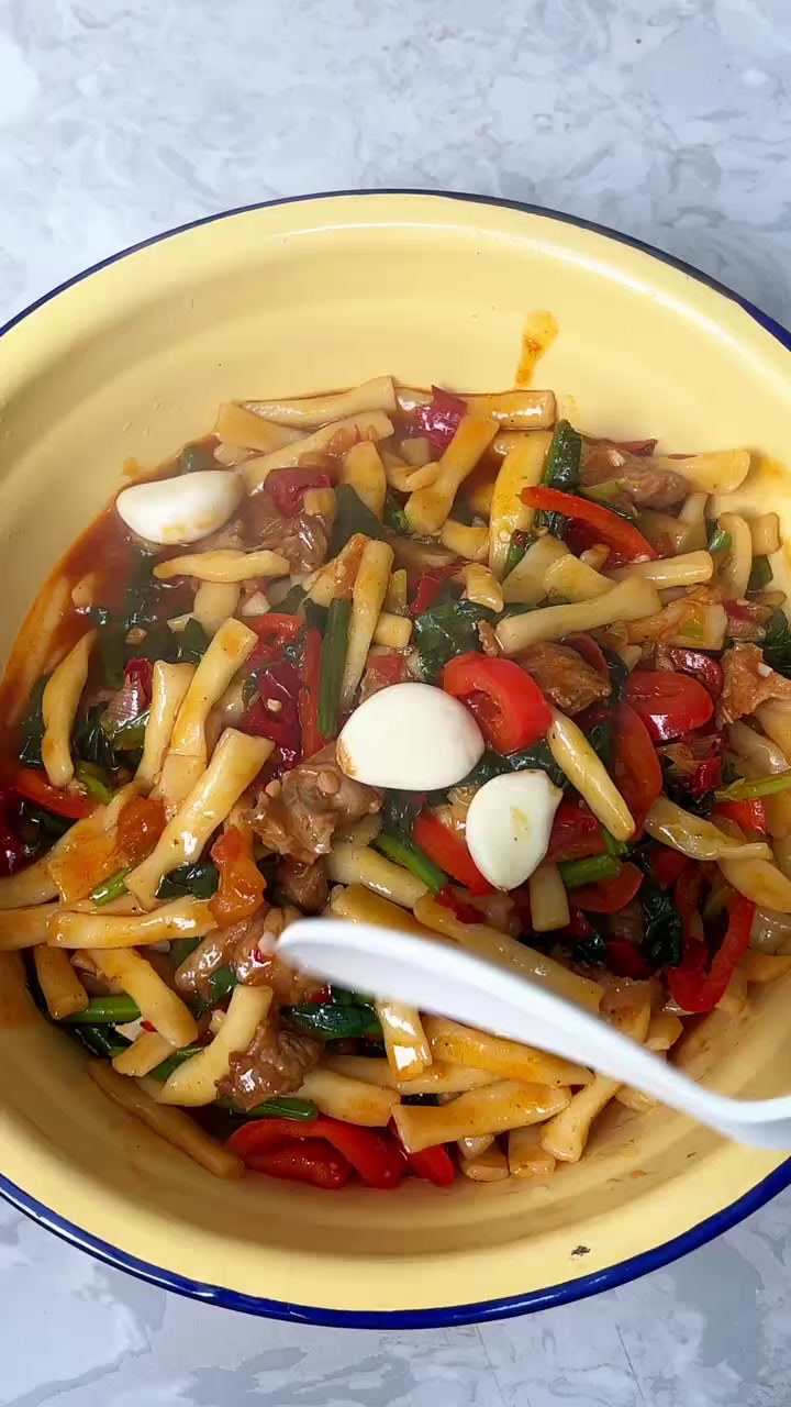 炮仗子炒面是二节子炒面弟弟，家里从小吃到大