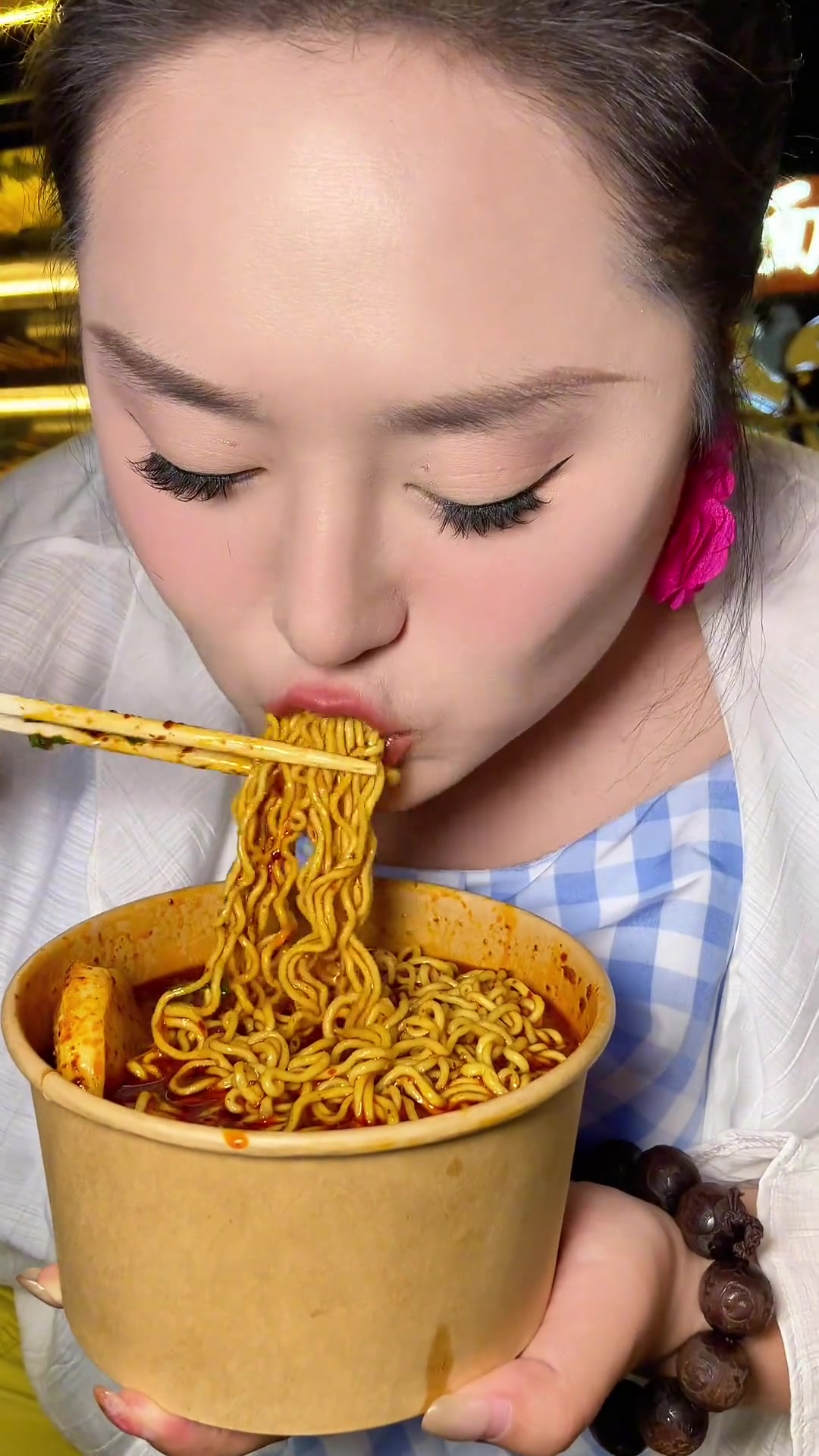 乌鲁木齐30元一份红烧牛肉泡面夜宵,快转给失眠姐妹!