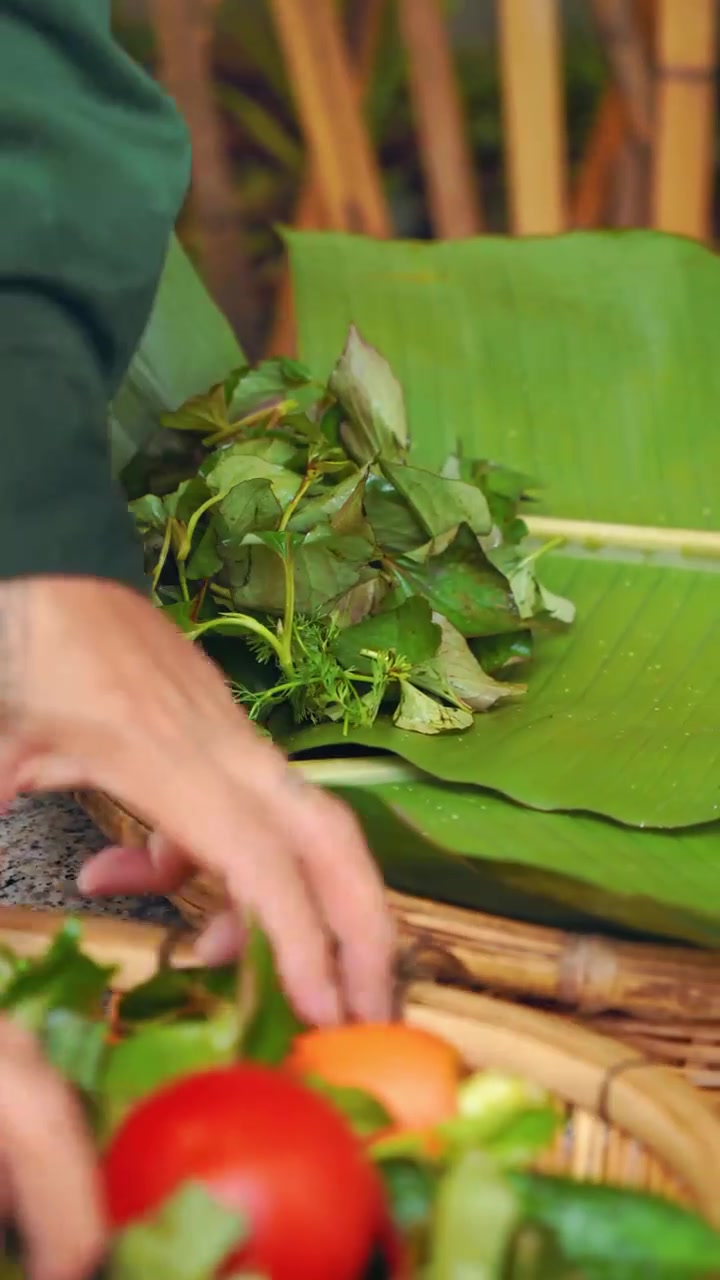 大块烤鱼手撕碎，米线浸透香辣魂！