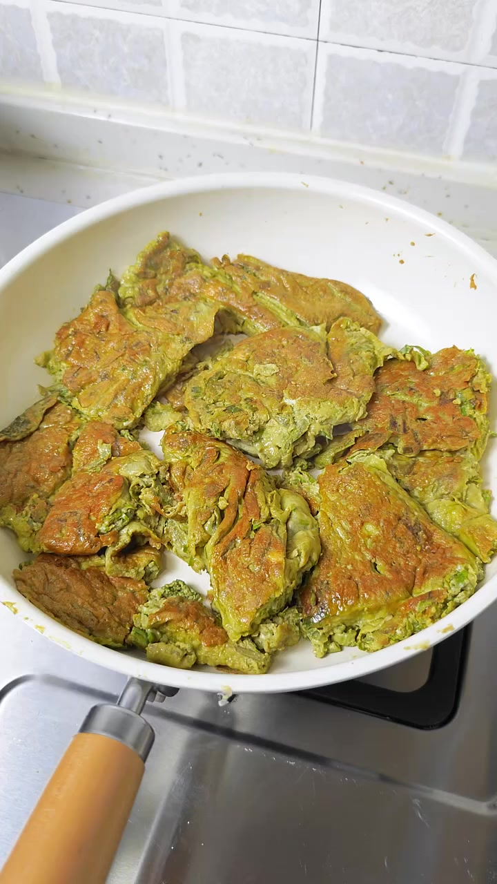 吃香椿，快来试试简单又好吃的香椿摊鸡蛋！