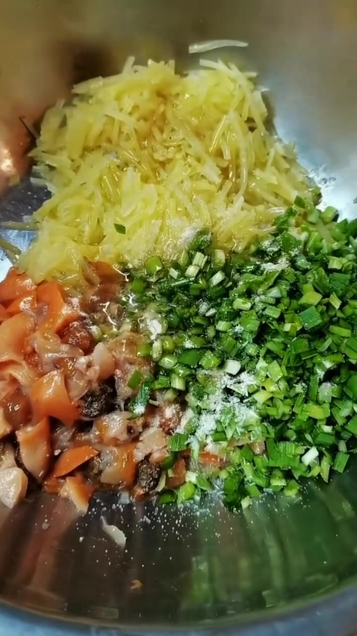 超鲜！海鲜饺子教程，文贝土豆韭菜馅做法来啦